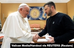 Президент України Володимир Зеленський і папа Римський Франциск. Ватикан, 13 травня 2023 року