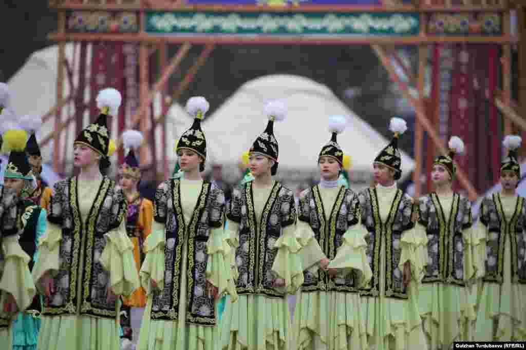 20-мартта саат 13:00дө улуттук спорт оюндары, саат 14:00дөн кечки 22:00гө чейин майрамдык концерт өткөн.&nbsp;