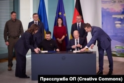 Украинанын президенти В.Зеленский менен Германиянын канцлери О.Шольц . Берлин. 16.2.2024.