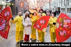 Участники празднования Нового года по лунному календарю, часто называемого "Китайским Новым годом", в Москве. 11 февраля 2024 года
