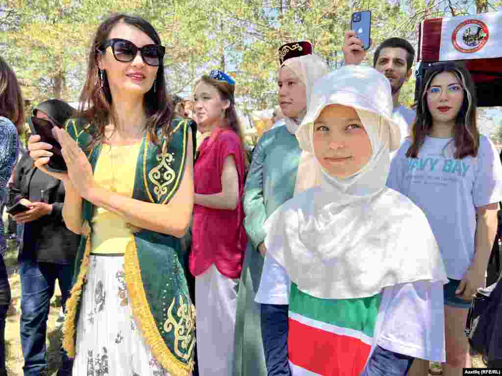 Милләтпәрвәрчә киенәм дисәң, болай да эшләп була! Күкрәктә һәм йөрәктә - Татарстан.&nbsp;