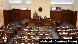 Sjednica makedonskog parlamenta u Skoplju, 18. avgust 2023.