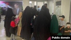 Власти Таджикистана вернули десятки женщин и детей из Сирии и Ирака