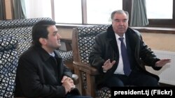 Эмомали Рахмон уулу Рустан Эмомали менен.