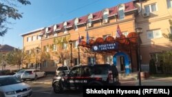 Zajednicu opština sa srpskom većinom bi trebalo da čini opštine Gračanica, Štrpce, Klokot, Ranilug, Parteš, Novo Brdo južno od Ibra, te Severna Mitrovica, Zvečan , Leposavić i Zubin potok, na severu Kosova. Na fotografiji Opština Zvečan.