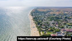 Урзуф був популярним місцем літнього відпочинку. З березня 2022 року перебуває під російською окупацією