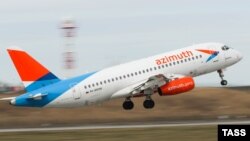 Самолет авиакомпании «Азимут», архивная фотография