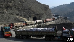 سوداګر وايي، ډېر تاوان ورته له افغانستان سره د لارو تړل کېدو رسولی دی. 