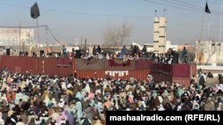 چمن کې ځايي تجارانو او ولسي وګړو له افغانستان سره د پاسپورټ او ويزې عملي کېدو پرضد د ۲۰۲۳ز کال د اکتوبر له ۲۱مې پرلت وهلی دی.