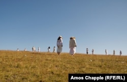 White Brotherhood members on the plateau where the paneurhythmy takes place.