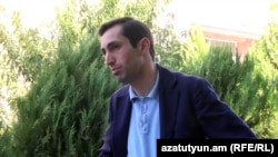 «Լուսավոր Հայաստան»-ի քաղաքապետի թեկնածու Դավիթ Խաժակյանը քարոզարշավի ժամանակ, օգոստոս, 2023թ.