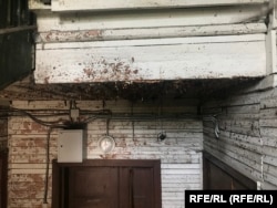 Подъезд дома, в котором Светлана Тужикова живет вместе с дочерью и бывшим мужем