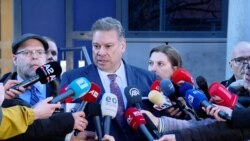 Escobar kërkon që çështja e dinarit të adresohet menjëherë