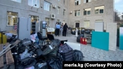 "Алмазбек Исманкуловдун көз микрохирургиясы" деп аталган клиинканын имараты. 