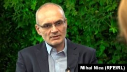 Istoricul și scriitorul Stejărel Olaru a publicat cartea „Nadia și Securitatea”, tradusă deja în șase limbi.