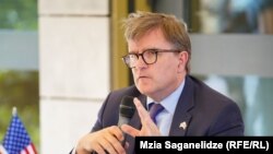 James O'Brien. Fotografi nga arkivi.