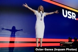 Elena Lasconi vrea reforme în justiție dar fără să schimbe legile.