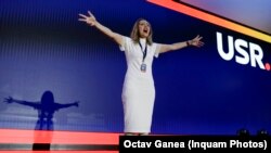 Elena Lasconi la lansarea candidaturii la prezidențiale.