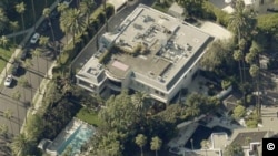 Лола Каримованын Беверли-Хиллздеги ак сарайынын көрүнүшү.