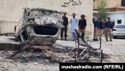 بلوه ګرو د جون پر ۲۰مه د مدین په تاڼه کې ګاډي او سامانونه وسوځول - د جون ۲۱مې انځور. 