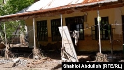 Последствия разрушительного селя в Варзобском районе 