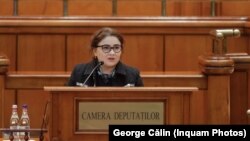 Cristina Trăilă, deputată PNL, spune că proiectul de lege ar crea o entitate centralizată (AMEPIP) cu prea multă putere concentrată în mâna guvernului.