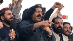 علي وزیر څه باندې ۲ کاله وروسته د خپلې انتخاباتي حلقې له اوسېدونکو سره لیدلي