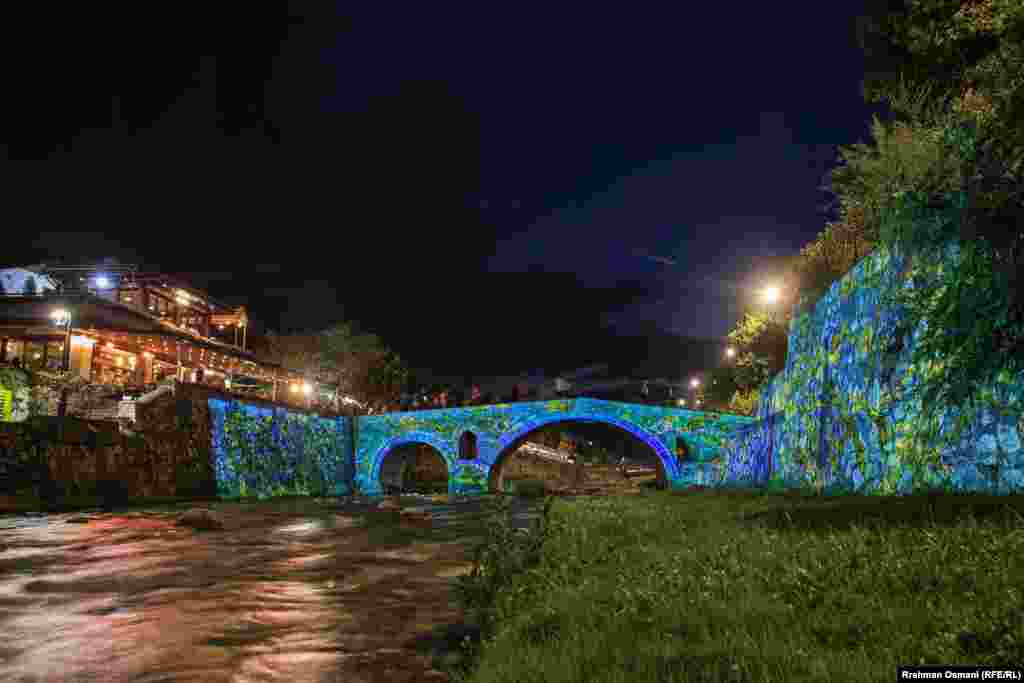 U ovom izdanju takmiče se 104 filma u osam kategorija.