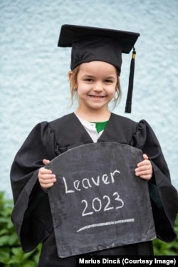 În școlile din Anglia, totul este asigurat de stat.