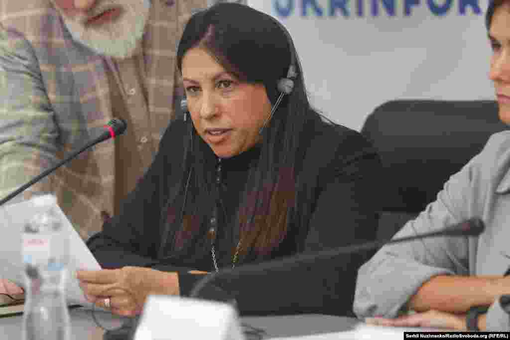 Нікола Карім, головна редакторка Радіо Вільна Європа/Радіо Свобода: &laquo;Робимо все можливе для звільнення фрилансера Крим.Реалії Єсипенка з російського ув'язнення&raquo;. 10 березня 2021 року позаштатний журналіст Крим.Реалії Владислав Єсипенко перестав виходити на зв'язок із рідними &ndash; невдовзі стало відомо, що ФСБ Росії затримала чоловіка, звинувативши його у &laquo;зв'язках з українськими спецслужбами&raquo; та &laquo;зберіганні та перевезенні боєприпасів&raquo;.&nbsp;Пізніше, 18 серпня 2022 року, підконтрольний Росії Верховний суд Криму&nbsp;пом'якшив вирок Єсипенку&nbsp;до 5 років колонії загального режиму та штрафу 110 тисяч рублів.&nbsp;Російське обвинувачення вимагало для Єсипенка 11 років позбавлення волі