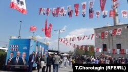 په ترکیه کې د روانو ټاکنیزو کمپاینونو یوه څنډه