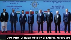 تصویر آرشیف: وزرای خارجه کشور های عضو سازمان همکاری شانگهای که امسال در هند اجلاسی را برگزار کرده بودند 