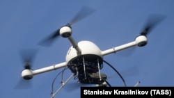 Una dintre propunerile discutate de NATO este înarmarea dronelor de supraveghere. Fotografie generică.