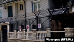 Zgrada Kancelarije za vezu Kine nalazi se u naselju Arberia u Prištini, maj 2024.