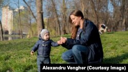 Tatiana Novac și Dragomir, de 1 an.