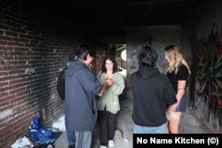 Ming i njegovi prijatelji boravili su u napuštenim kućama u Bihaću