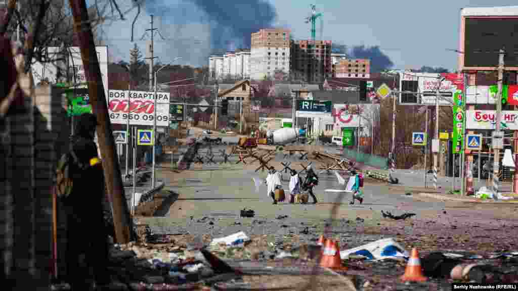 Buça we Irpinden gaçan asuda ilat, 2022-nji ýylyň 11-nji marty.