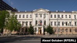 Blocul de studii nr. 1 al Universității Tehnice din Moldova în zilele noastre.