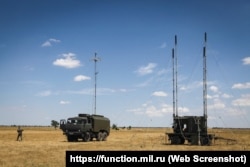 Станція «Житель» (ліворуч)