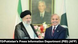 رئیس جمهور ایران در دیدار با شهباز شریف صدراعظم پاکستان در اسلام آباد