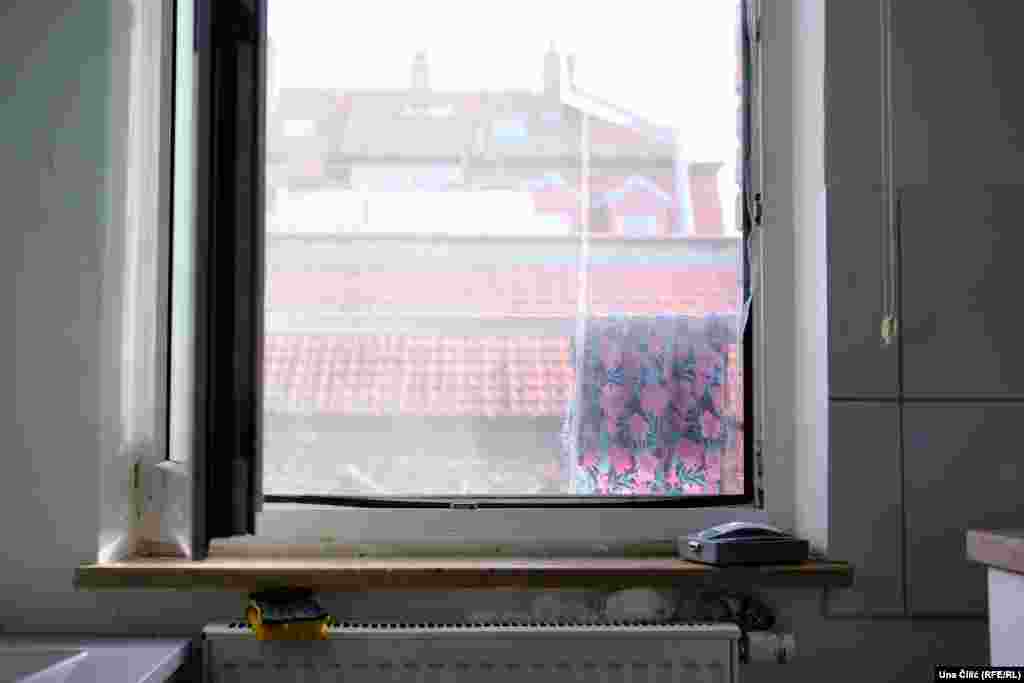 I dok se prilagođavaju na novi život u Njemačkoj u stanu u kojem su prije njih isto živjele i druge porodice, Seema kaže da se domovine sjeća u svakom momentu. "Mjesto na kojem ste rođeni nikada nije zaboravljeno."