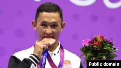 Авазбек Аманбеков.