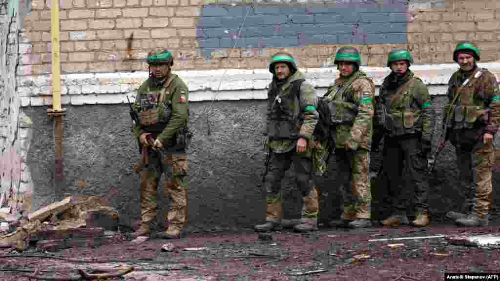 Ukrainian soldiers from the Aidar Assault Battalion said they need advanced artillery and ammunition to match and outgun Russian forces if they are to succeed in fending off encirclement.