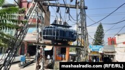 په پاکستان کې د ژمي له پیلدو سره برېښنايي پرچاو لا زیات شي. انځور له ارشيفه