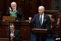 Президент США Джо Байден під час виступу в парламенті Ірландії в Дубліні. 13 квітня 2023 року. До 40 мільйонів американців, як вважається, мають ірландське коріння – включно з самим Джо Байденом