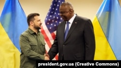 ფოტო არქივიდან - ვოლოდიმირ ზელენსკი და ლოიდ ოსტინი პენტაგონში. 2023 წელი.