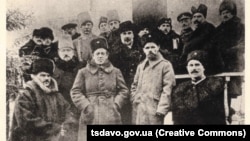 Політичне і військове керівництво УНР. У центрі Симон Петлюра і генерал Михайло Омелянович-Павленко, листопад 1920 року