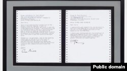 Muzeul Național al Diplomației Americane păstrează copii tipărite ale primelor emailuri, primite în dar de la Ambasada Suediei. 