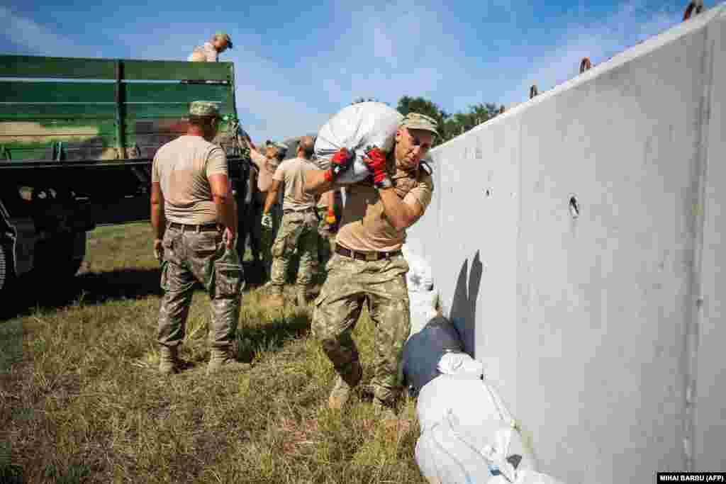 După ce negocierea acordului care permitea transportul de cereale a eșuat, Kremlinul și-a intensificat atacurile asupra porturilor și infrastructurii ucrainene de la Marea Neagră, esențiale pentru exporturile agricole necesare limitării crizei alimentare mondiale.
