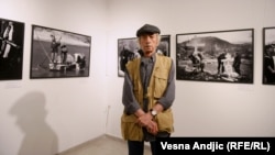 "Obično smo gledali rat koji se događa negde tamo – Vijetnam, Bliski istok, Avganistan… A onda se dogodio ovde": Miloš Cvetković na otvaranju izložbe u "Endžio habu"